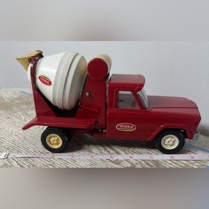 Vintage Tonka pressed steel Jeep Cement Mixer Truck w/tilting bed